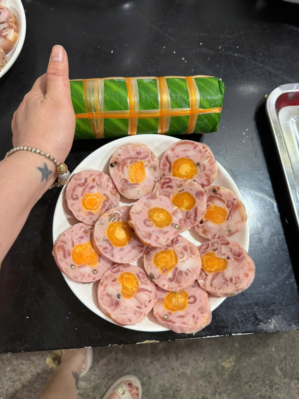 Chả Tai Heo Trứng Muối Dây Cam
